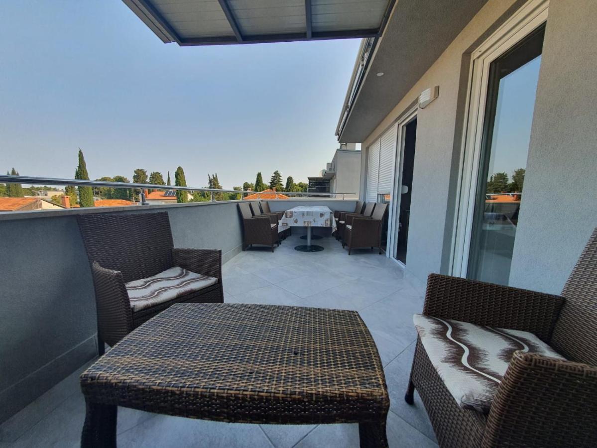 Apartment Sara Umag Exterior photo